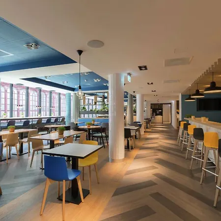 Hampton By Hilton Station 3*
