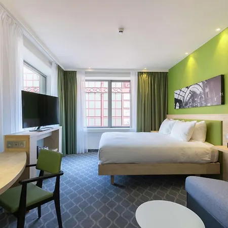 Hampton By Hilton Station Hotel