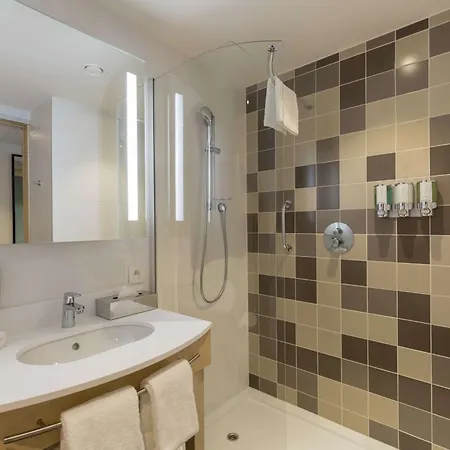 Hampton By Hilton Station Hotel