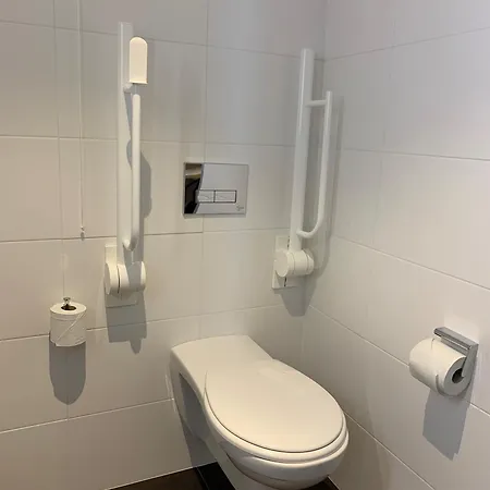 Hampton By Hilton Station 3*